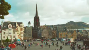 Edinburgh Fringe 15–16 August: a calm first-visit family plan