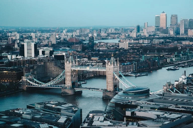 UK Freelancers and Landlords: MTD Duties Over £50,000