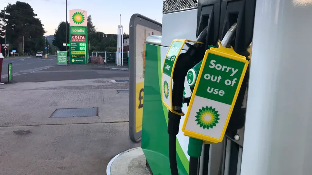 UK fuel cost calculator for a 300-mile journey