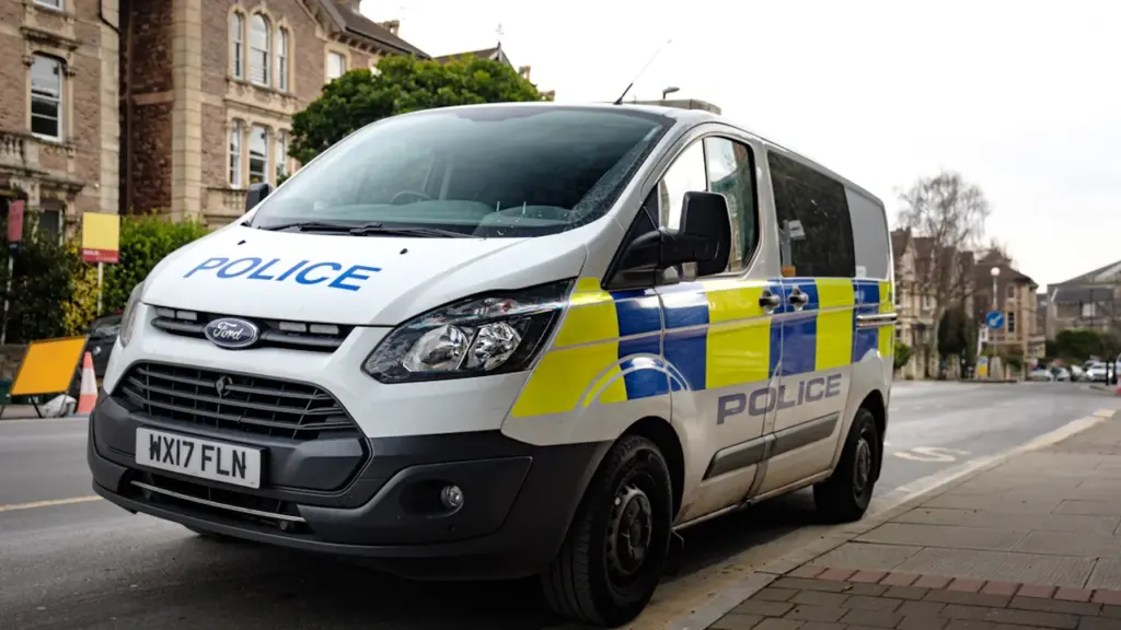 Dundee driver dies as police seek crash witnesses