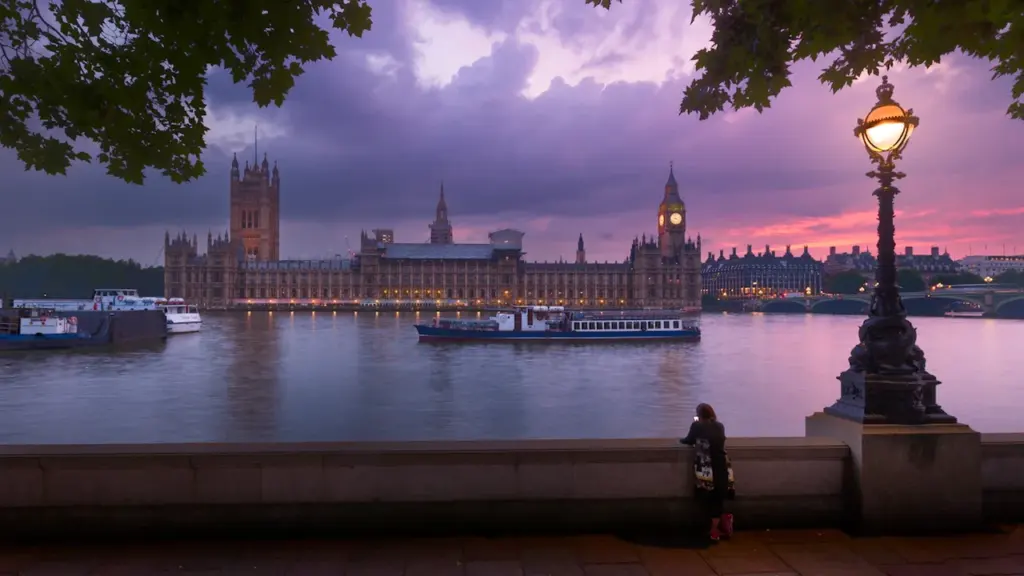 Big Ben clock tower and Houses of Parliament at twilight in London.