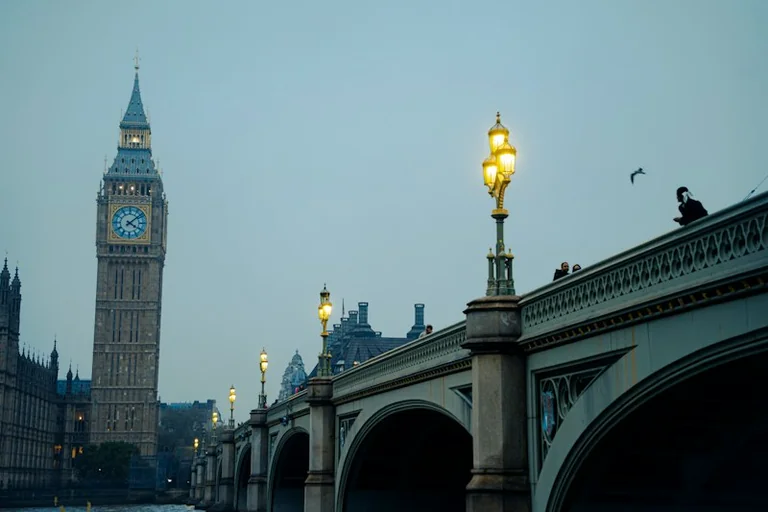 UK clocks go back on 25 October 2026: why evenings get darker