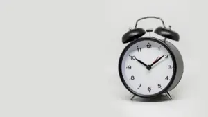 Dreams About Being Late: Stress, Sleep and Time Pressure