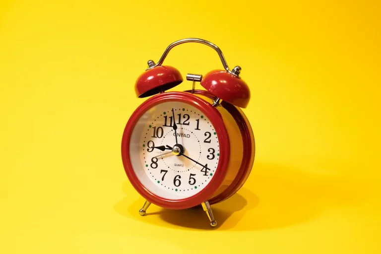 Dreams About Being Late: Stress, Sleep and Time Pressure
