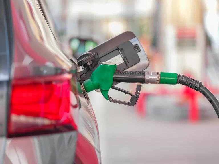 How to Compare UK Petrol and Diesel Prices Before You Fill Up