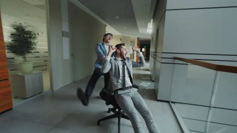 Movement breaks at work: when to stand, walk or stretch