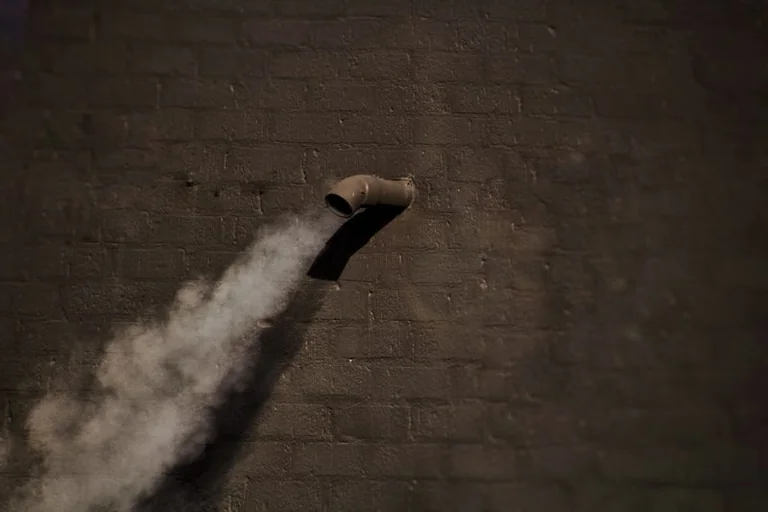 The Gunpowder Plot and the Making of November 5