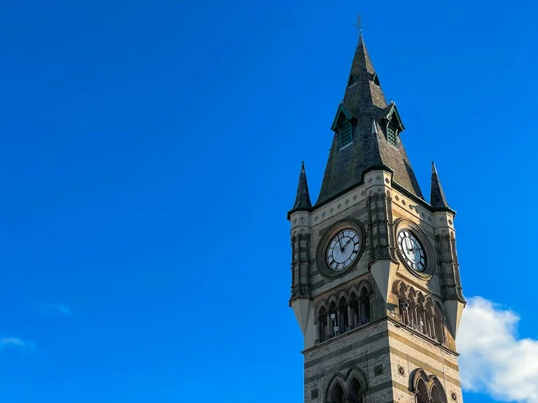 UK Clocks Went Back: Check Ovens, Cars and Manual Clocks