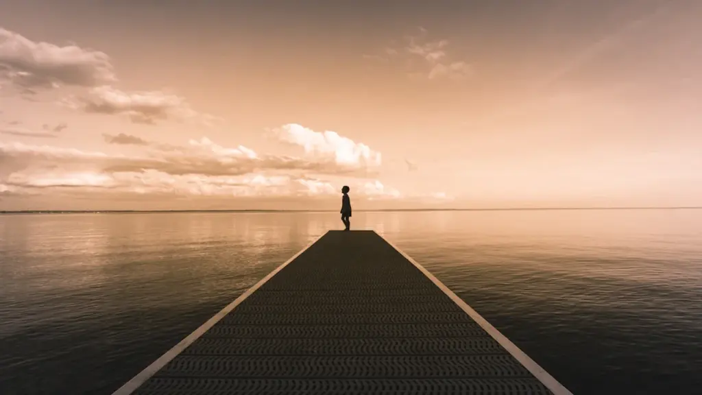 Water Dreams: How Setting and Feeling Shape Their Meaning